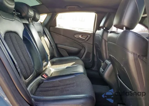 2015 Chrysler 200 S z USA, uszkodzony, nr VIN 1C3CCCBB5FN657977